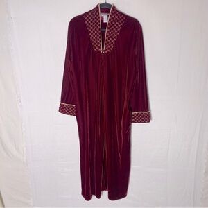 Vintage Vanity Fair Red Velour Maxi Length Long Sleeve Nightgown Robe L